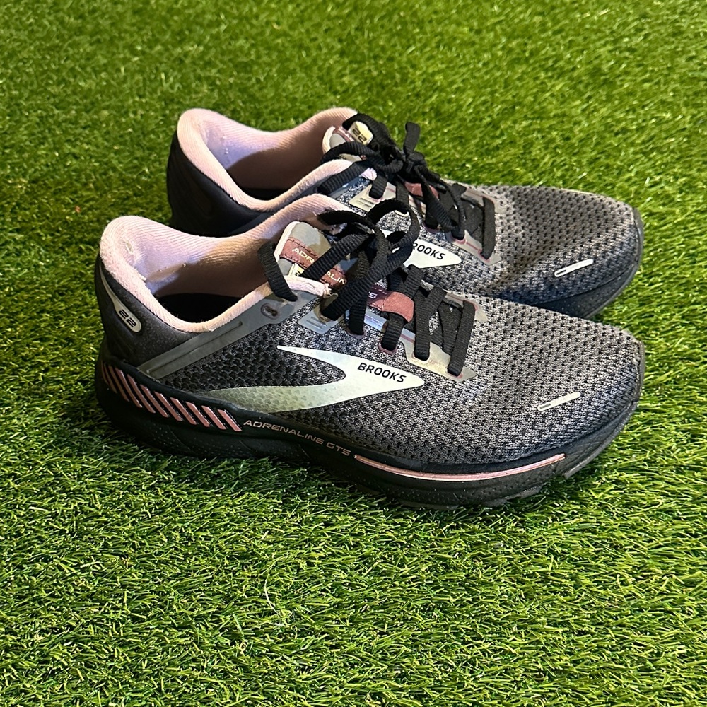 Women’s Brooks Adrenaline GTS 22 Running Sneakers - Picture 1 of 5